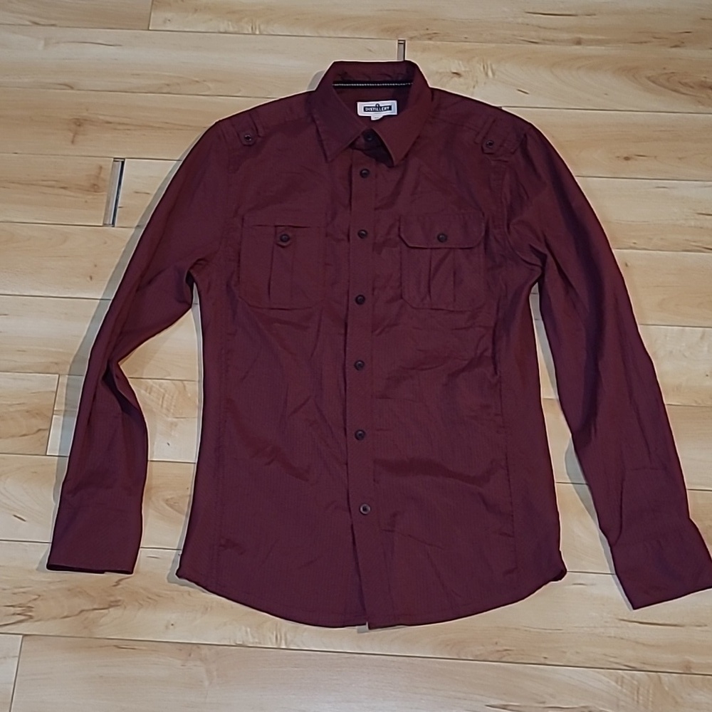 Distillery apparel men's small burgundy button up shirt
